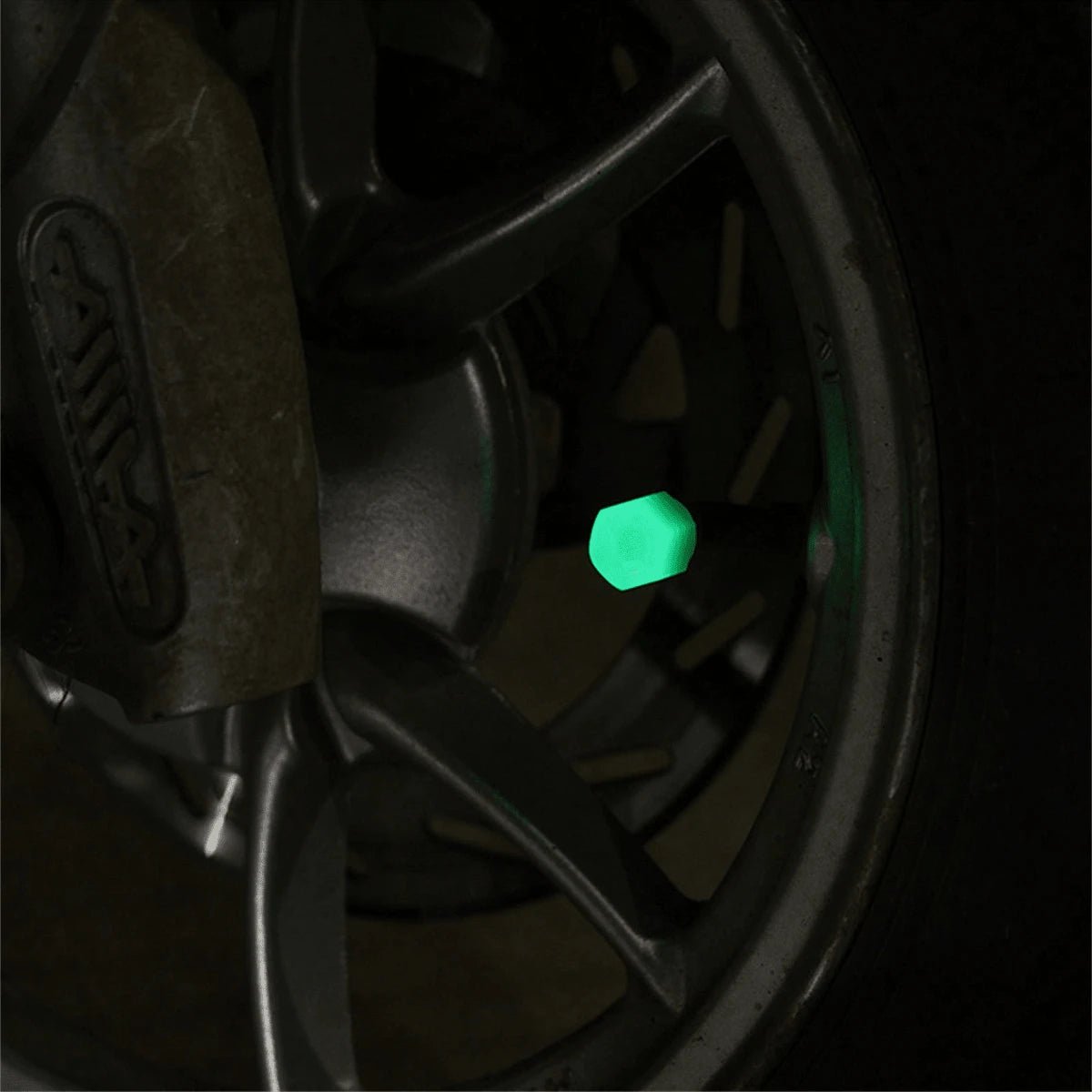 4cs Glow In The Dark Valve Caps, Valve Caps, Universal Fluorescent Tire Valve,Daytime Light Absorption, Long Light Effect Time. The Car's Luminous Valve Is Green, Pink, Blue, Yellow. The Car Tire Valve Cap And Motorcycle Valve Core Emit Light